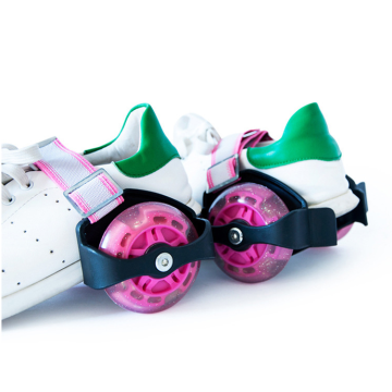 Chaussures de patin à roulettes clignotantes avec roues en PU